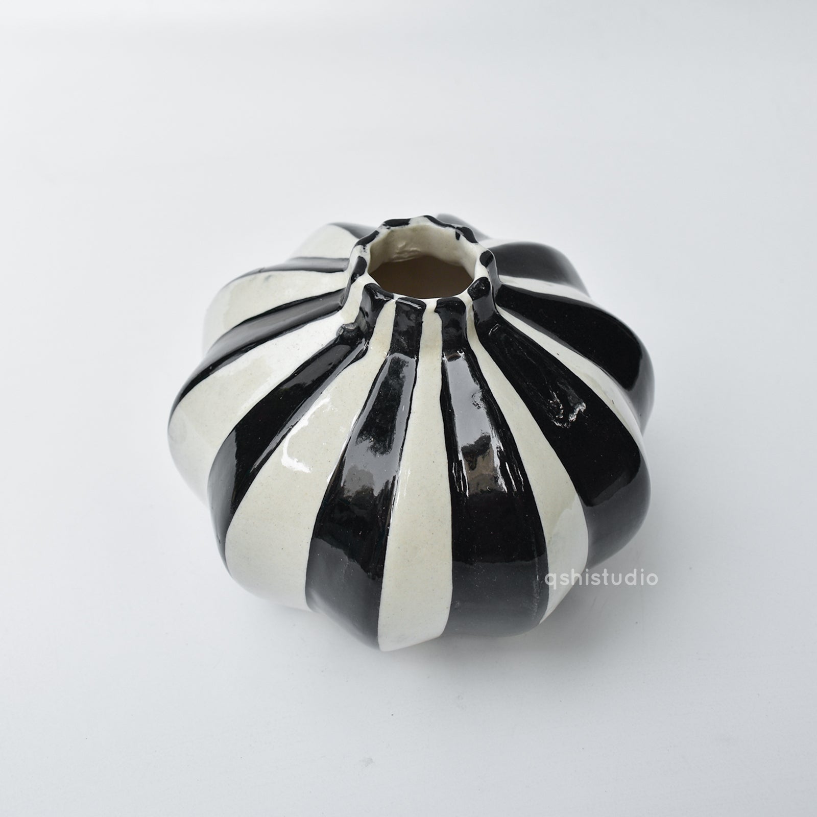 Flower Ceramic Vase - Round Noir