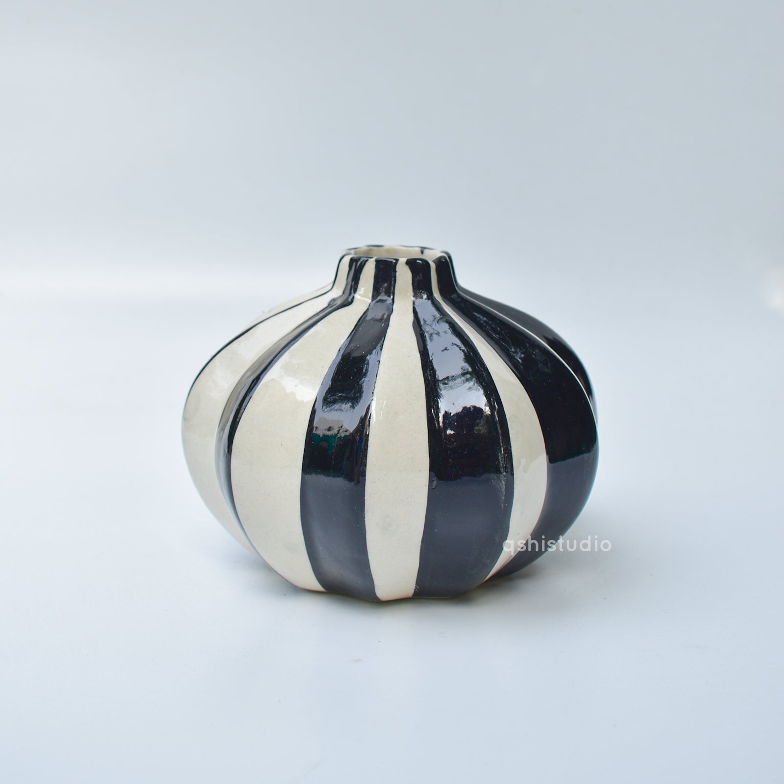 Flower Ceramic Vase - Round Noir