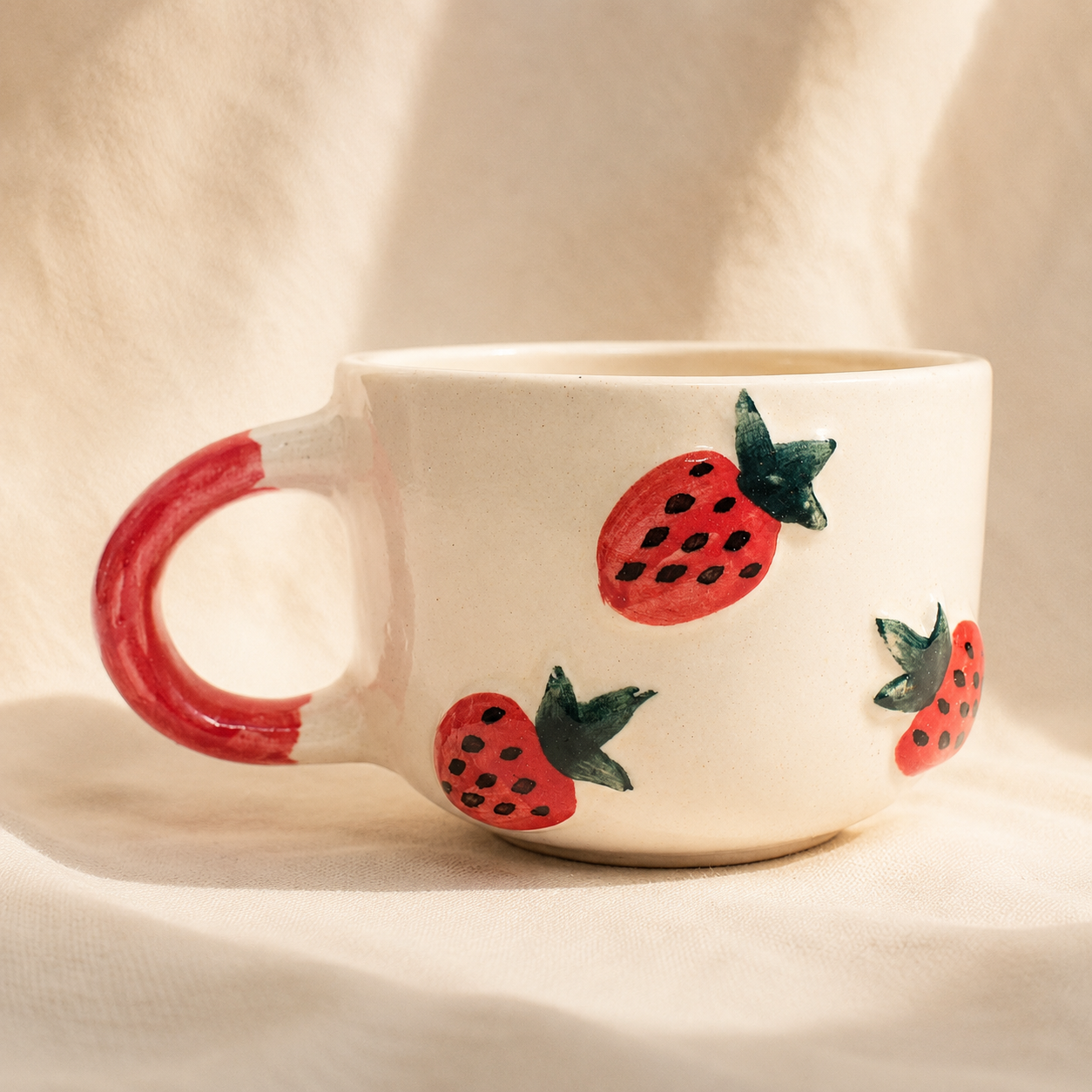 Ceramic 3D mug - Strawberry surprise