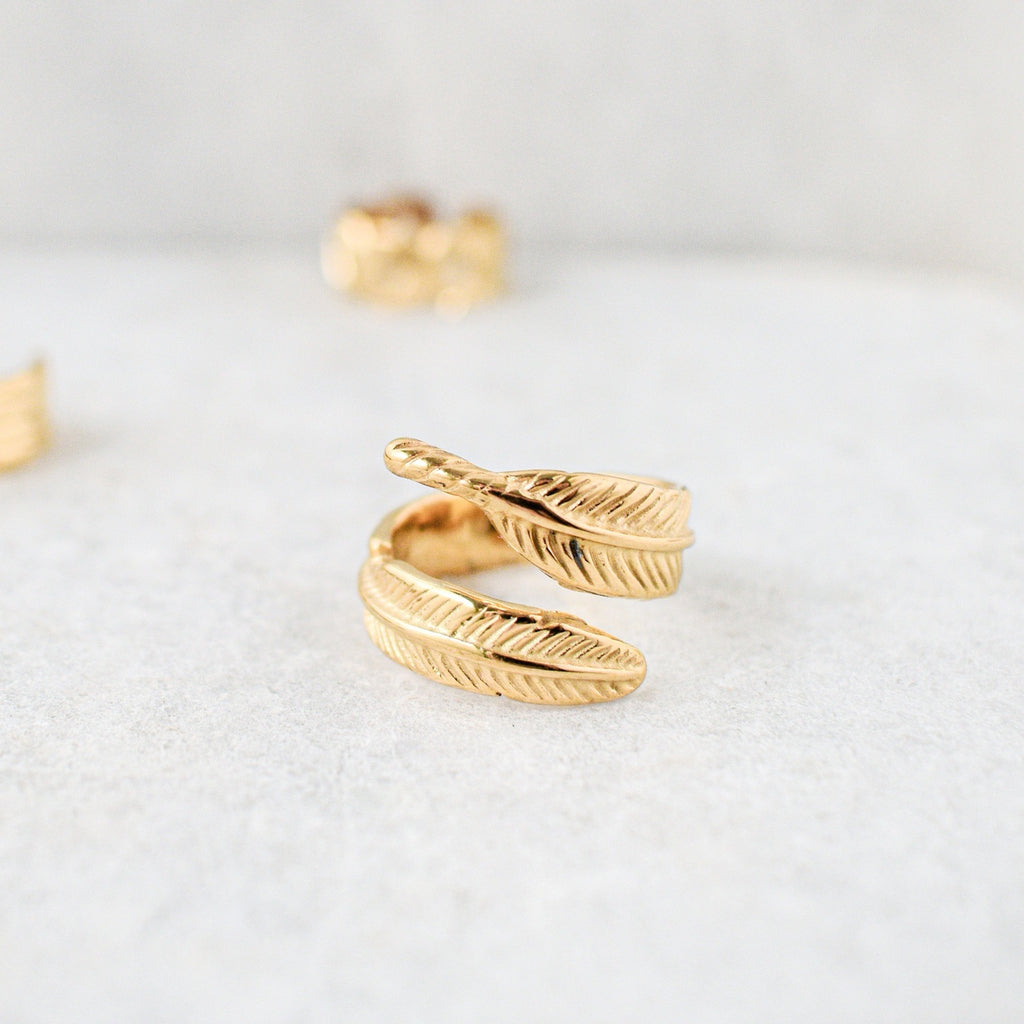 leaf gold ring woman