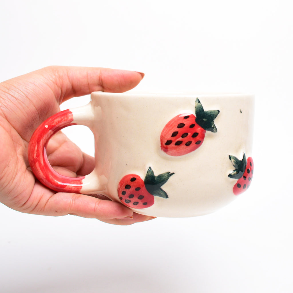 Ceramic 3D mug - Strawberry surprise