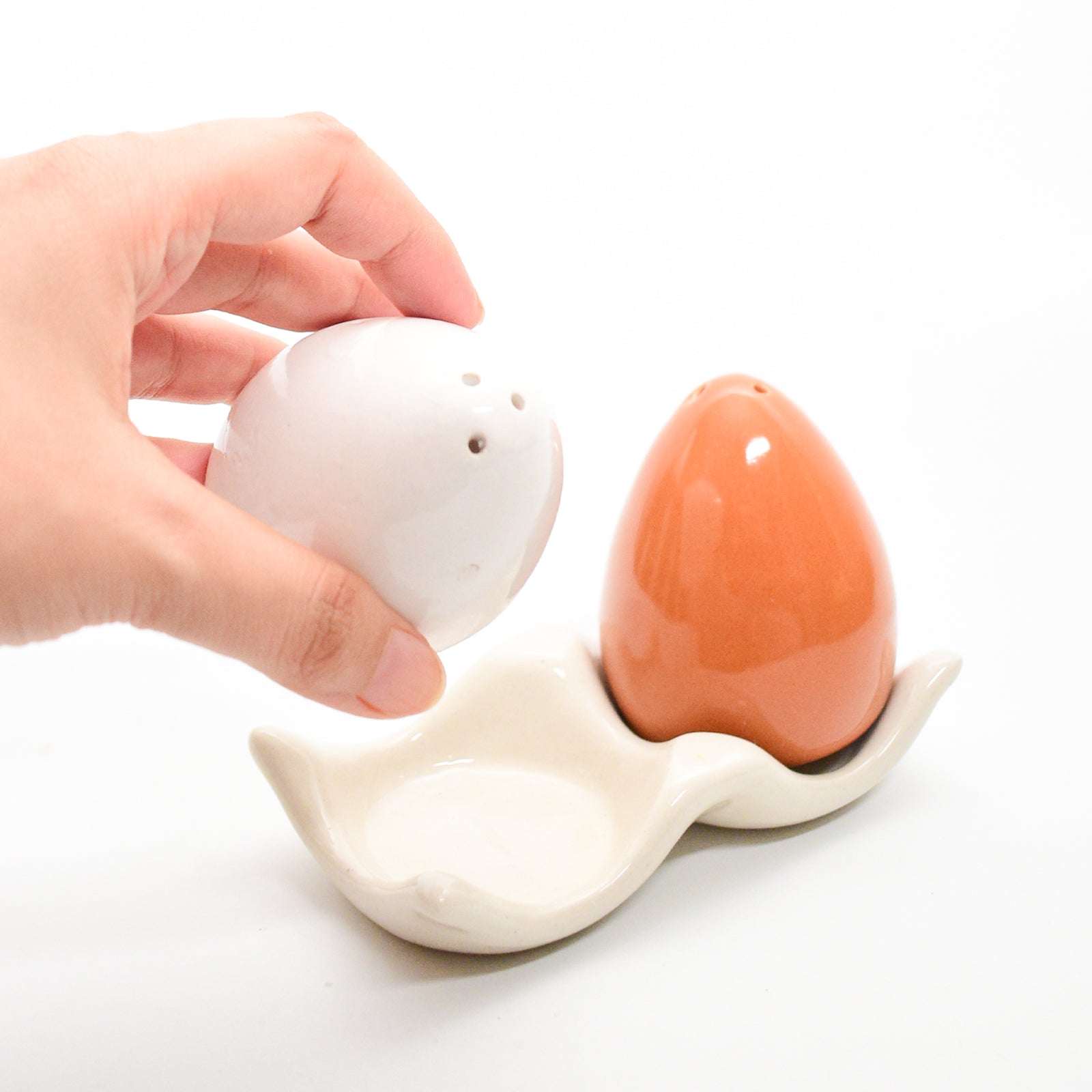 Salt & Pepper Shaker Set - Egg With White Tray