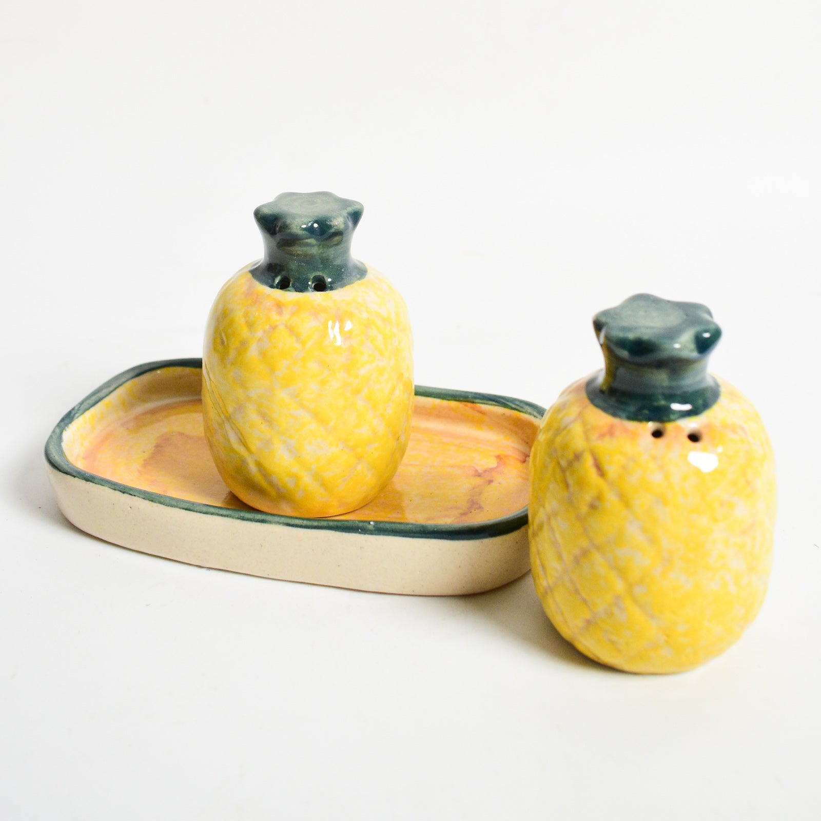 Salt & Pepper Shaker Set - Pineapple