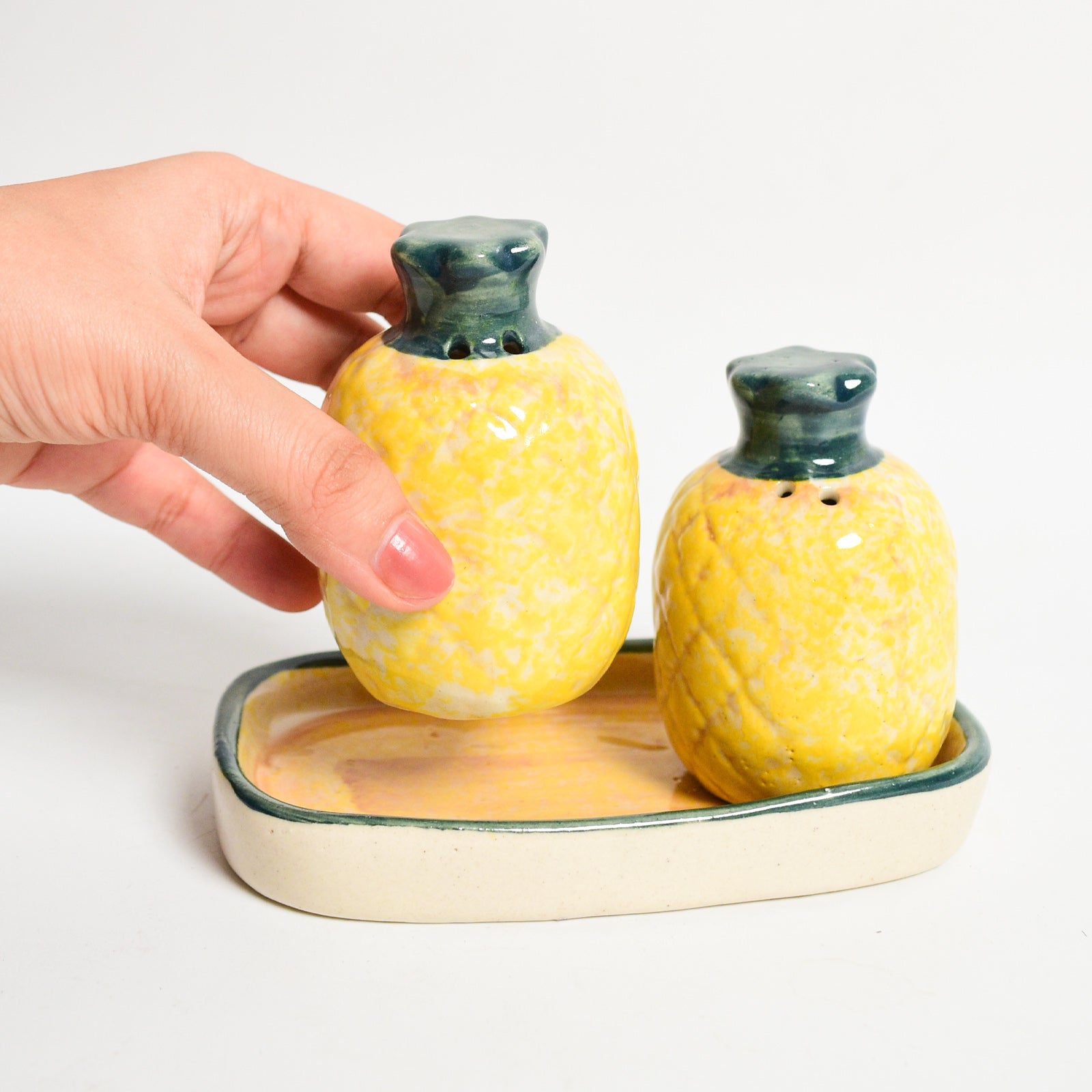 Salt & Pepper Shaker Set - Pineapple