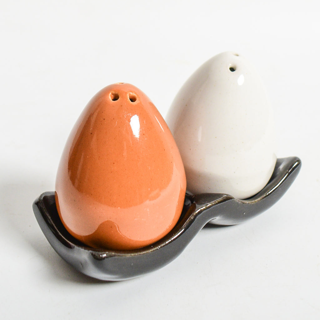 Salt & Pepper Shaker Set - Egg