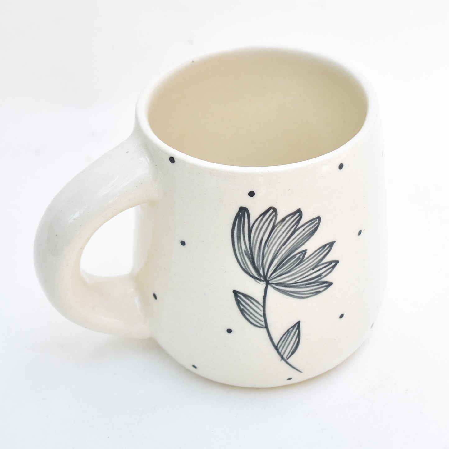 Stylish Ceramic Tea Mug - Black Flower