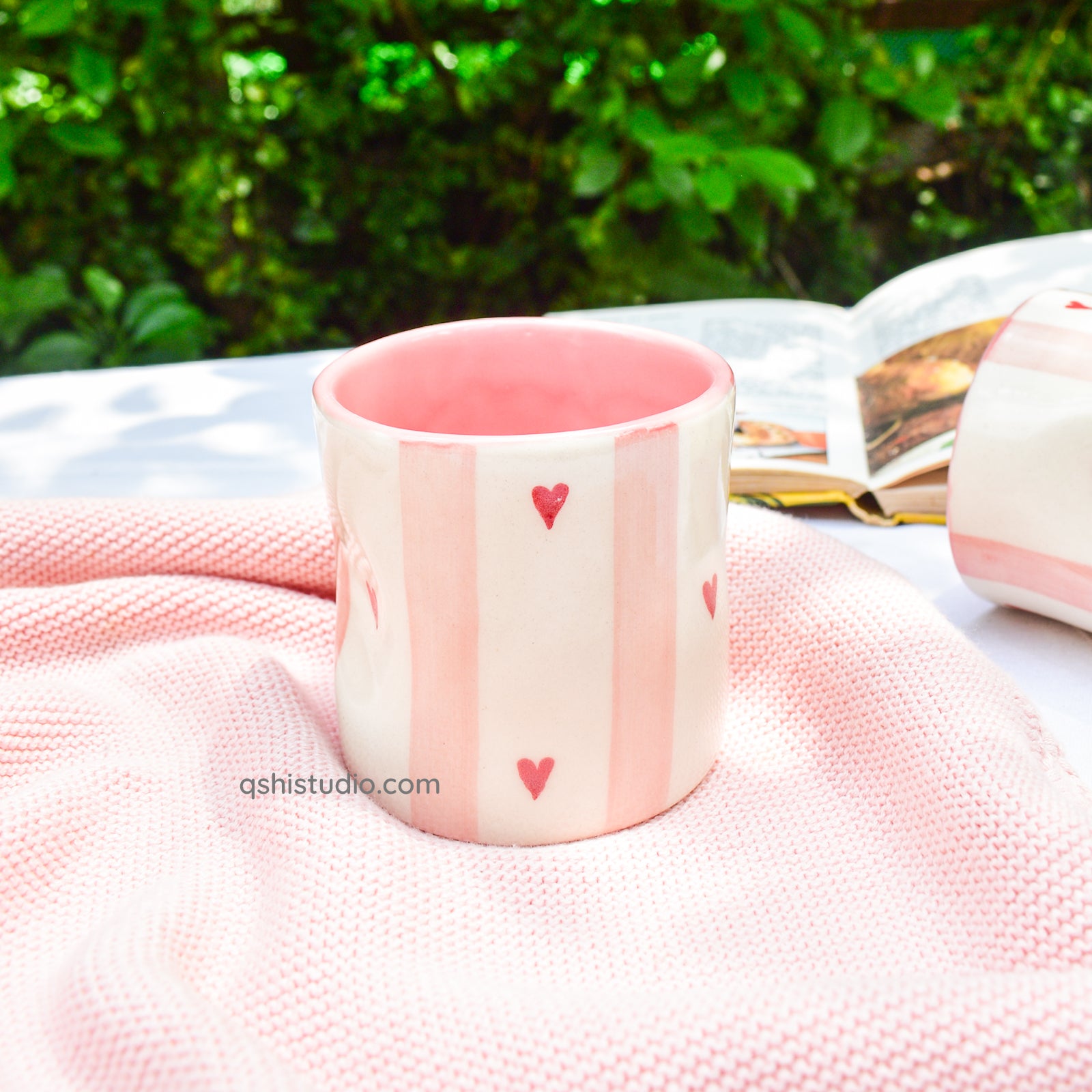 Ceramic Tea Cup Pinch Tumbler - Striped Hearts Pink