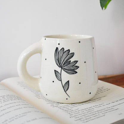 Stylish Ceramic Tea Mug - Black Flower