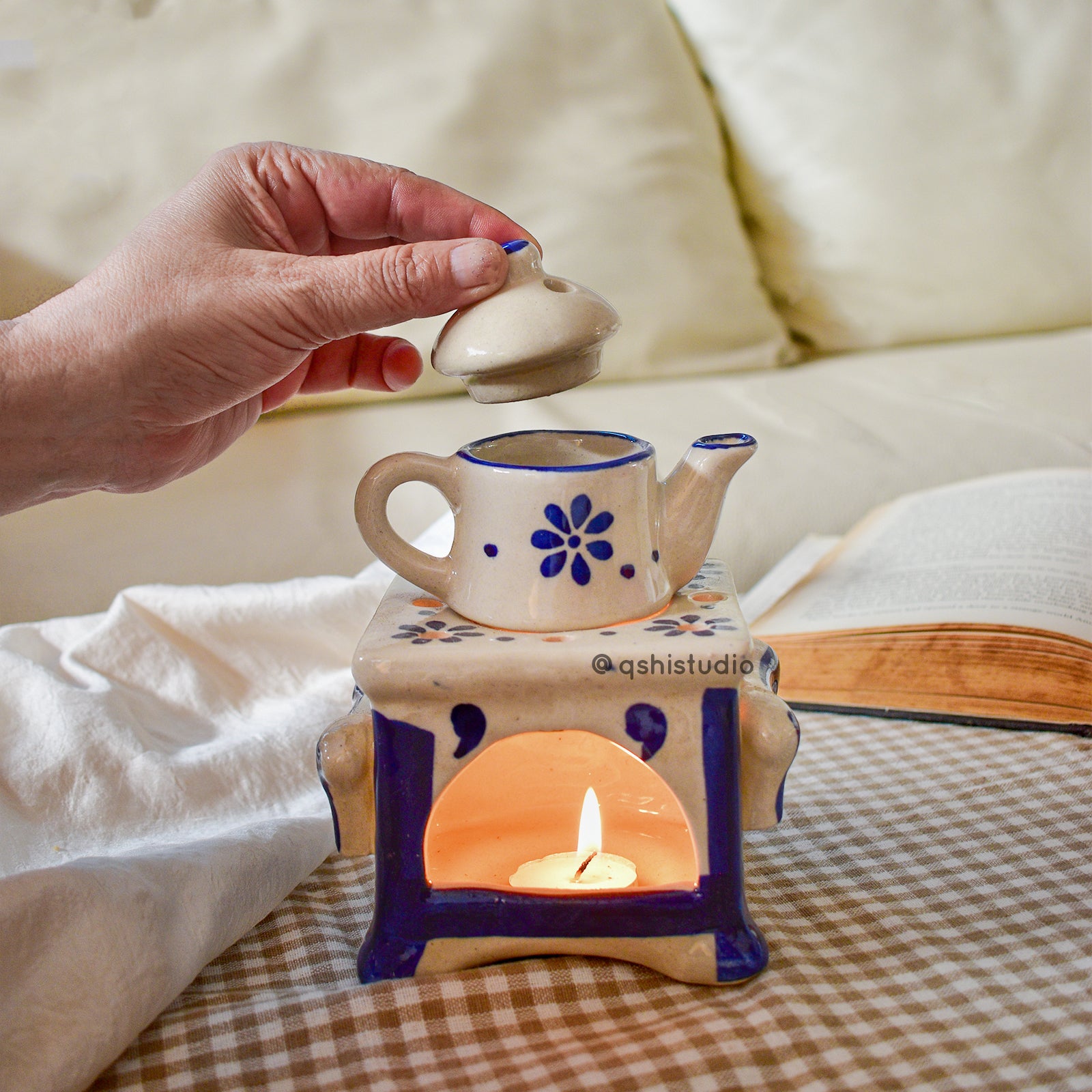 Ceramic Blue Tea-Kettle Aromatherapy Burner